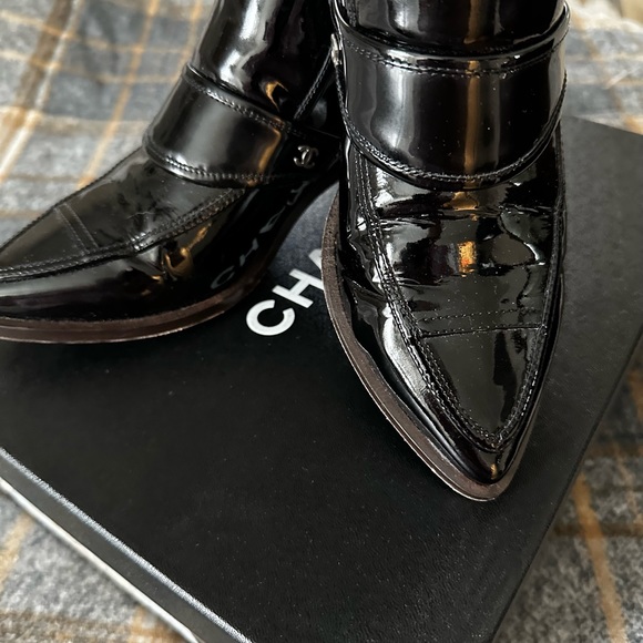 Chanel Black Patient Shoe - Picture 5 of 10